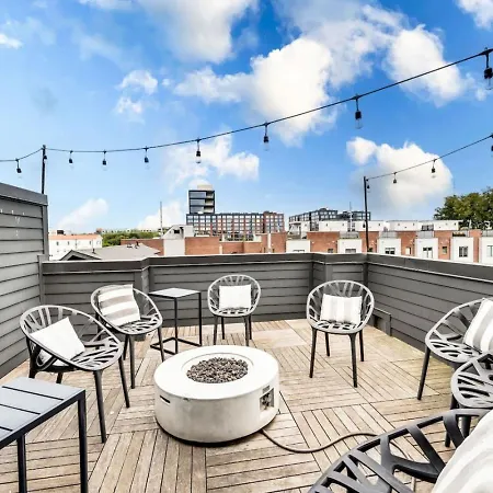 Luxury And Spacious With Private Garage And Fire Pit Holiday home Nashville