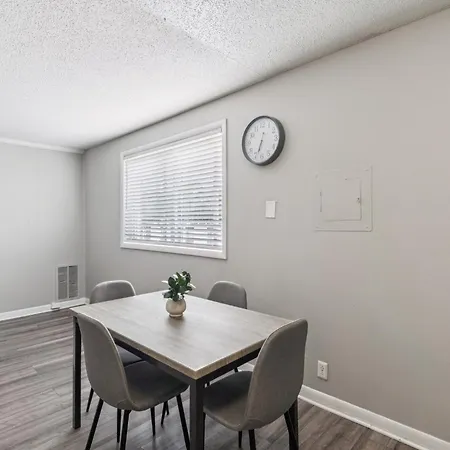 Avery D9 I Comfy 2 Bed 1 Bath Apartment