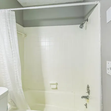 Avery D9 I Comfy 2 Bed 1 Bath Apartment