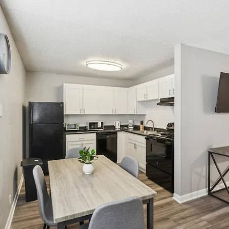 Avery D9 I Comfy 2 Bed 1 Bath
