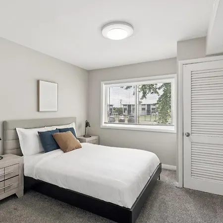 Avery D33 I Spacious 2 Bed 1 Bath Apartment