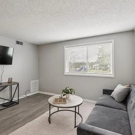 Avery A4 I Spacious 1 Bed 1 Bath Apartment Nashville
