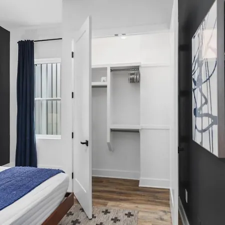 5br Rooftop Retreat 7 Min To Broadway Holiday home