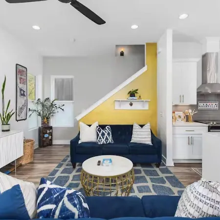 Holiday home 5br Rooftop Retreat 7 Min To Broadway *