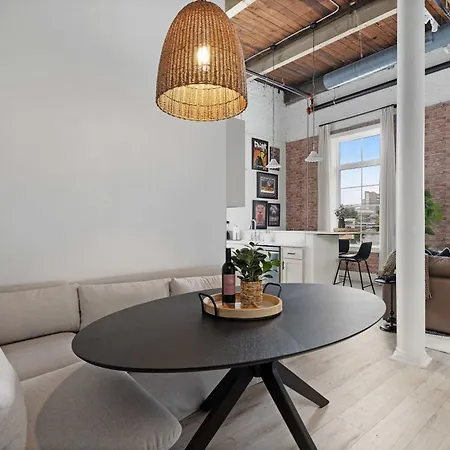 Legends Row By Maddox Apartment