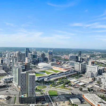 Holiday home Beverly Nash Downtown, Incredible Skyline Views, Walk To Broadway! *