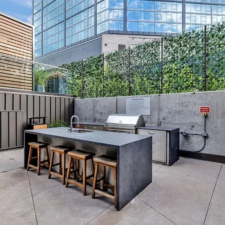 Holiday home Beverly Nash Downtown, Incredible Skyline Views, Walk To Broadway! *
