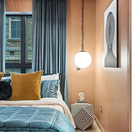 The Crescendo - On Music Row Apartment *