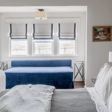 Stylish Renovated Craftsman With Pool And Garden Escape *