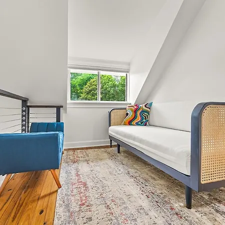Holiday home Stunning Close To Downtown And Bdwy *