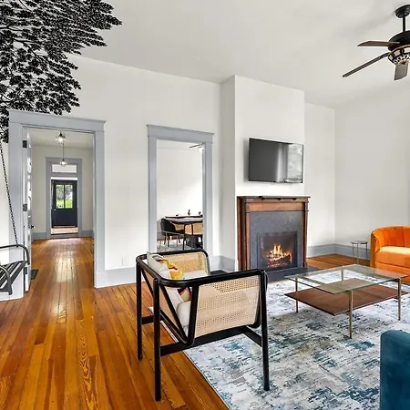 Stunning Close To Downtown And Bdwy Holiday home Nashville
