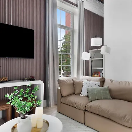 Harmony Hall By Maddox Apartment