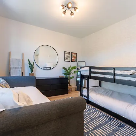 Holiday home The Jailhouse Rock By Local