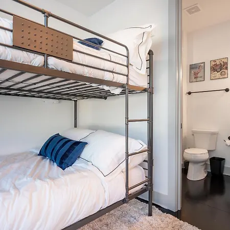 The Jailhouse Rock By Local Holiday home Nashville