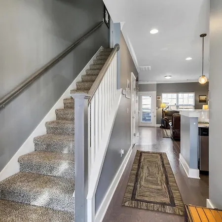 The Everett By Local Holiday home *