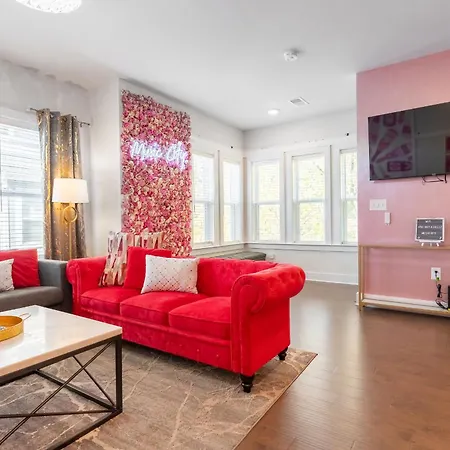 Holiday home Roses And Rose By Local Nashville