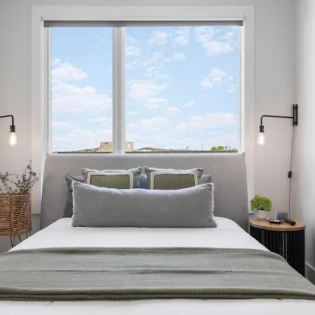 Holiday home Private Rooftop With Garage Walk To Restaurants Shops And Coffee Nashville