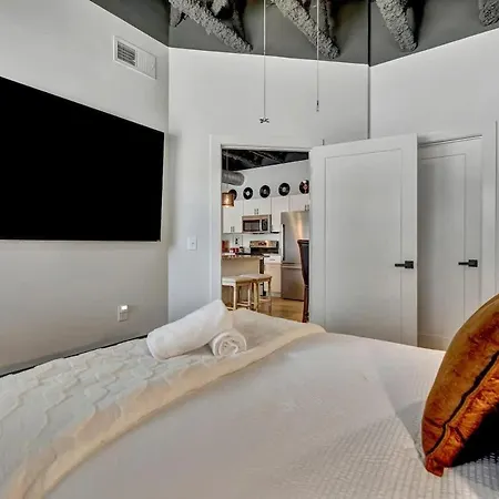 Modern Music Getaway Apartment *