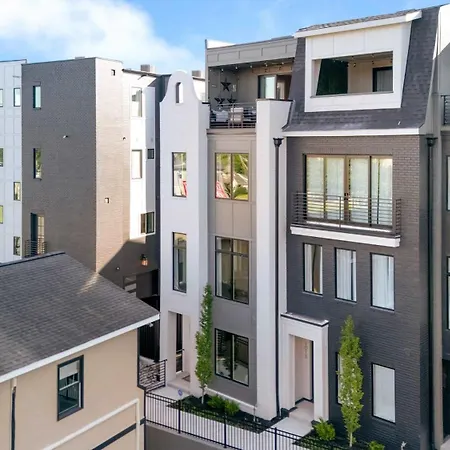 Holiday home Brand New Elegance Rooftop Views Of Nashville