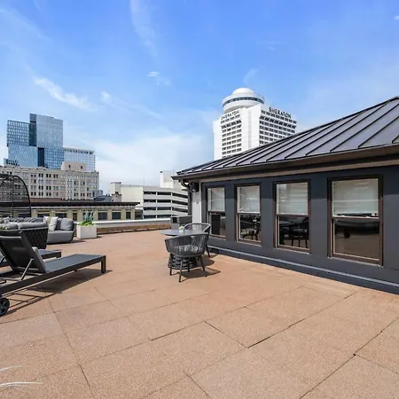 Apartment Skyline With Penthouse & Rooftop Deck 6br By Maddox
