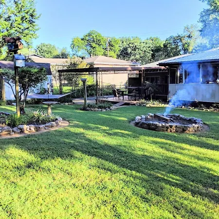 Holiday home The Place Between The Lakes 4 Bedrooms 4 Beds Nashville