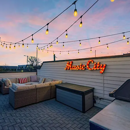 Holiday home Ultimate Rooftop Double Games Bbq Skyline Views *