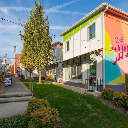 Cozy House In Trendy East With A Patio And Grill *