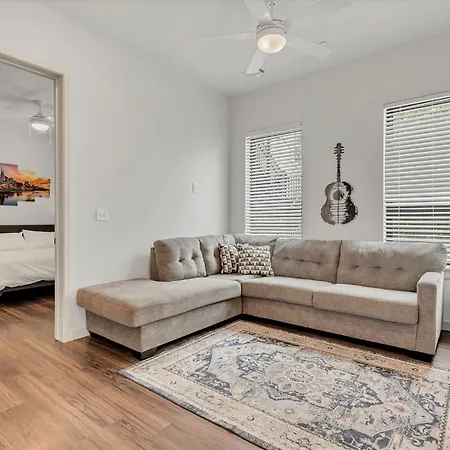 Holiday home Charming Music Row Escape *