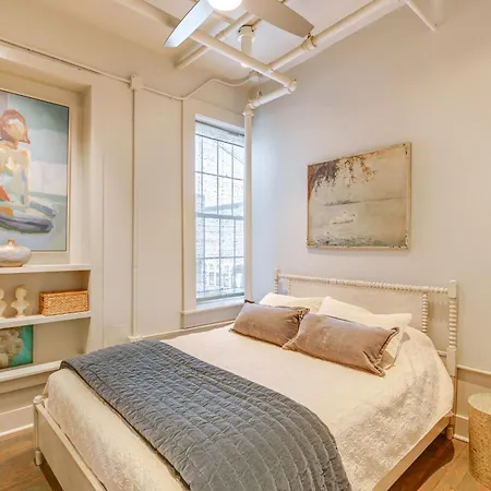 Walk To Vanderbilt: Eclectic In Holiday home