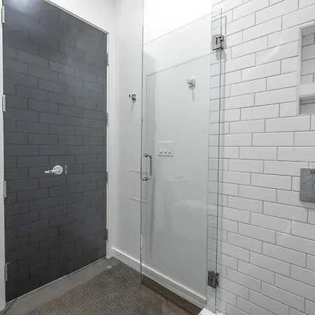 121 By Avantstay 4*