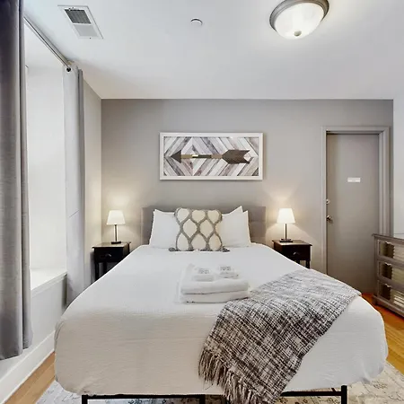 Polk 401 Apartment