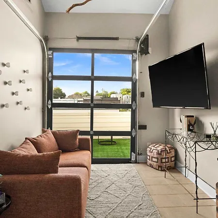 Holiday home Earth At 8th & Argyle Elite Vacation Spot *