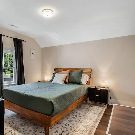 Apartment Charming 2br East Nash Duplex Great Location *