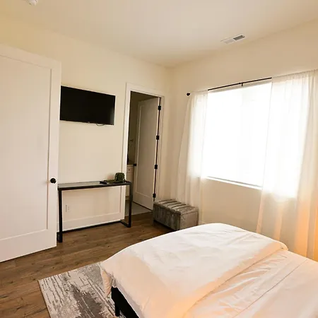 Villa Riverfront Bliss *