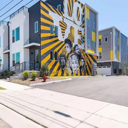 Holiday home Beautiful 3bd With 2 Story Rooftop For Nashville