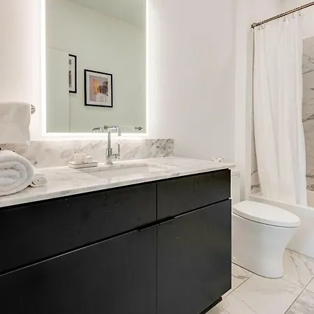 Stylish Riverfront Eve 305 - Free Parking Holiday home Nashville
