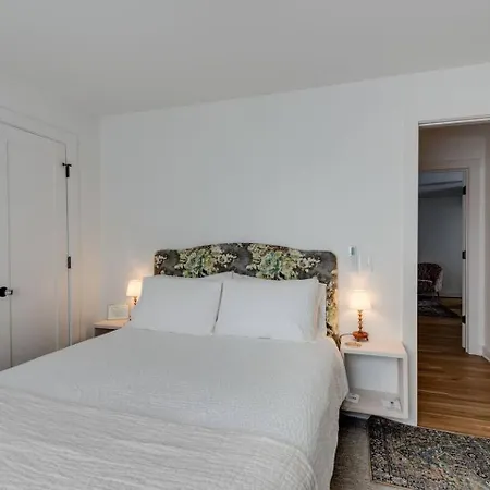 Chic 2 Bed 2 Bath, In 12 South Holiday home *
