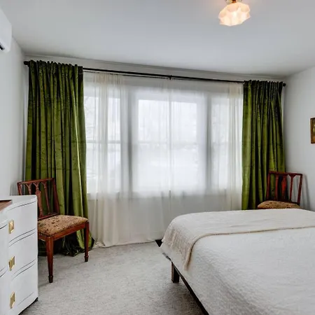 Holiday home Chic 2 Bed 2 Bath, In 12 South