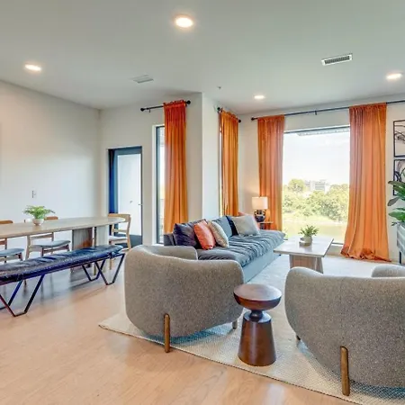 Stylish Riverfront Eve 305 - Free Parking Holiday home