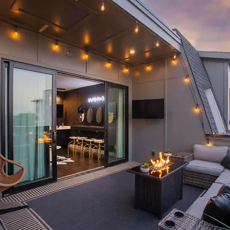 Holiday home Downtown Views Glam Stations Close To Broadway