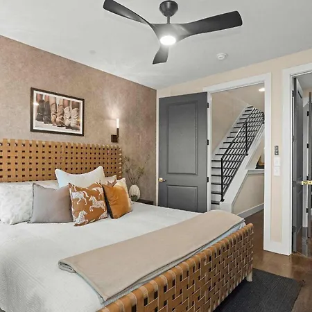 Downtown Views Glam Stations Close To Broadway *