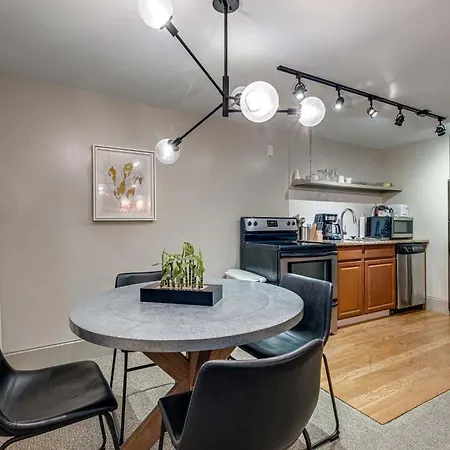 Charming For 4 In Family Dt Walk To Broadway Nashville