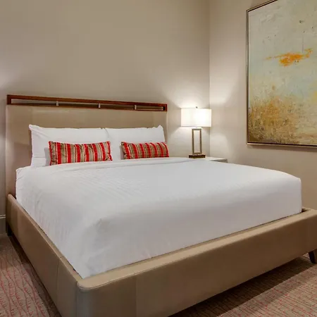 Quaint Retreat For 2 Heart Of Dt Near Broadway Apartment