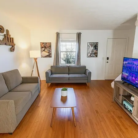 The Eastside 2br Near 5points Nashville