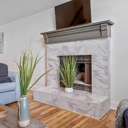 Nest: Renovated Retreat Near Bna *