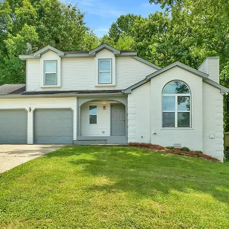 Nest: Renovated Retreat Near Bna