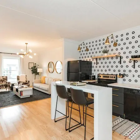 Holiday home Two On Music Row That Sleeps 14 With Pool And Parking Nashville