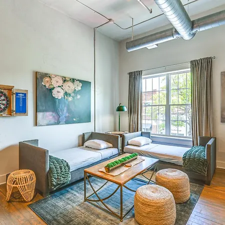 Walk To Vanderbilt: Eclectic In Nashville
