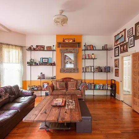 Holiday home Eclectic Pet Friendly In East Nashville