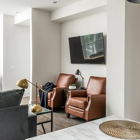3 Story Townhome In East *